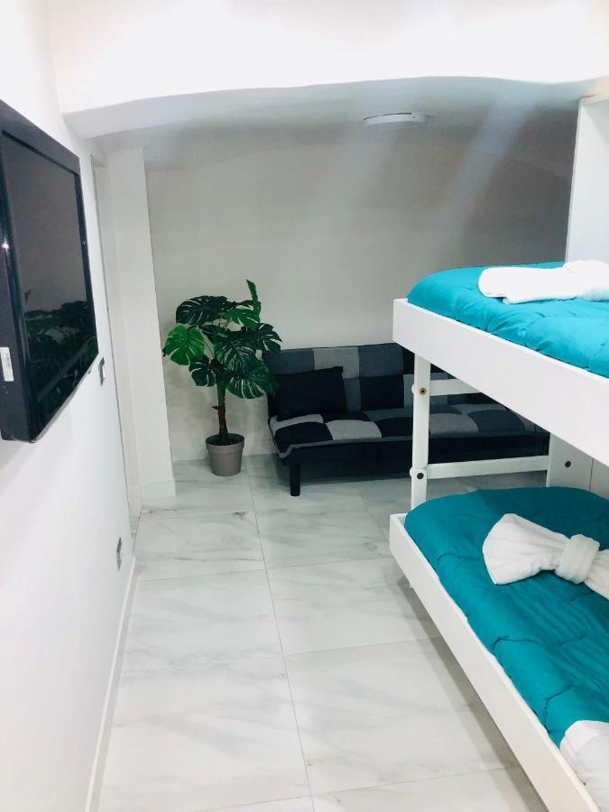 Amonia House